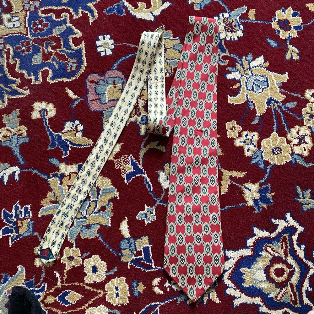 Vintage Tommy Hilfiger tie 100% silk